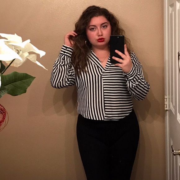 Striped Crop Top - Picture 5 of 5